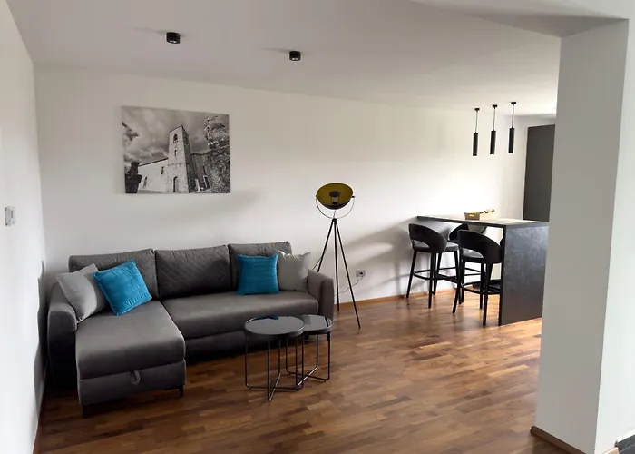 Maris アパート コペル